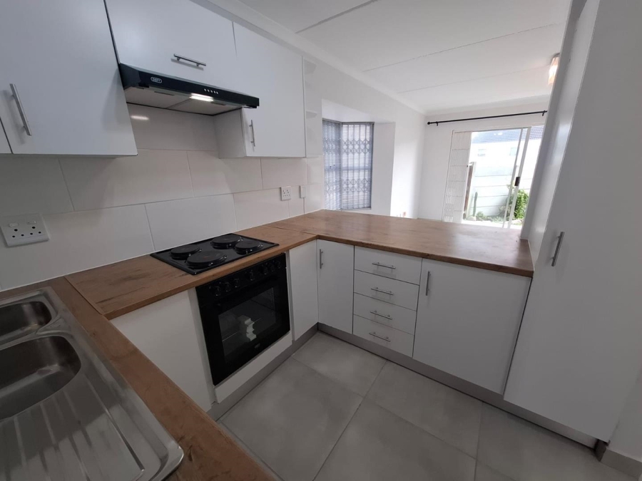 To Let 2 Bedroom Property for Rent in West Beach Western Cape